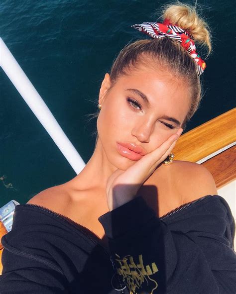 Meredith Mickelson (@meredithmickelson) .